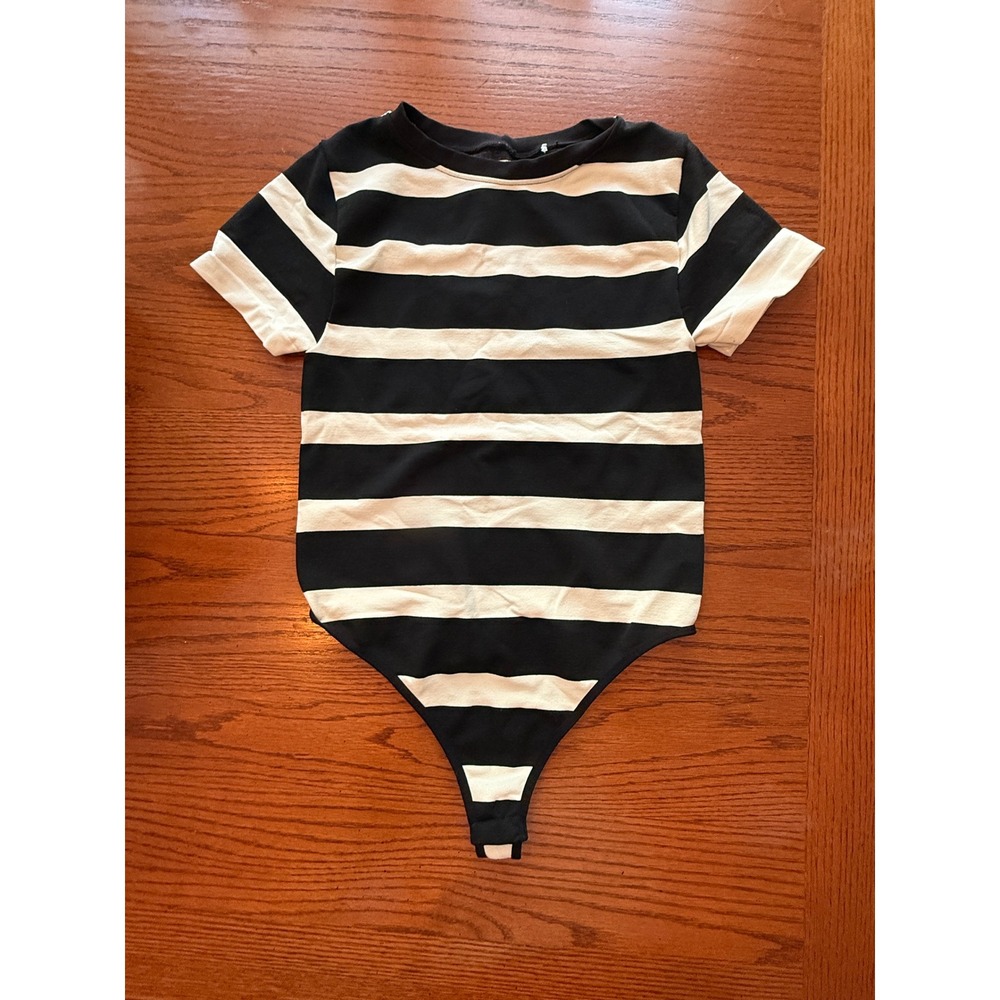 ASOS DESIGN Bodysuit Womens Small Parisian Black White Striped Short Sleeve‎